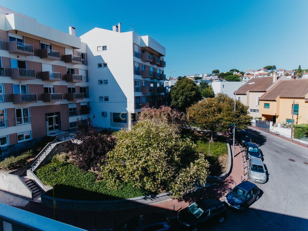 Apartamento T3, 3 varandas e 2 wc. Situado no último piso de um edifício tranquilo, conforto, funcionalidade e uma localização difícil de igualar. - Image 27