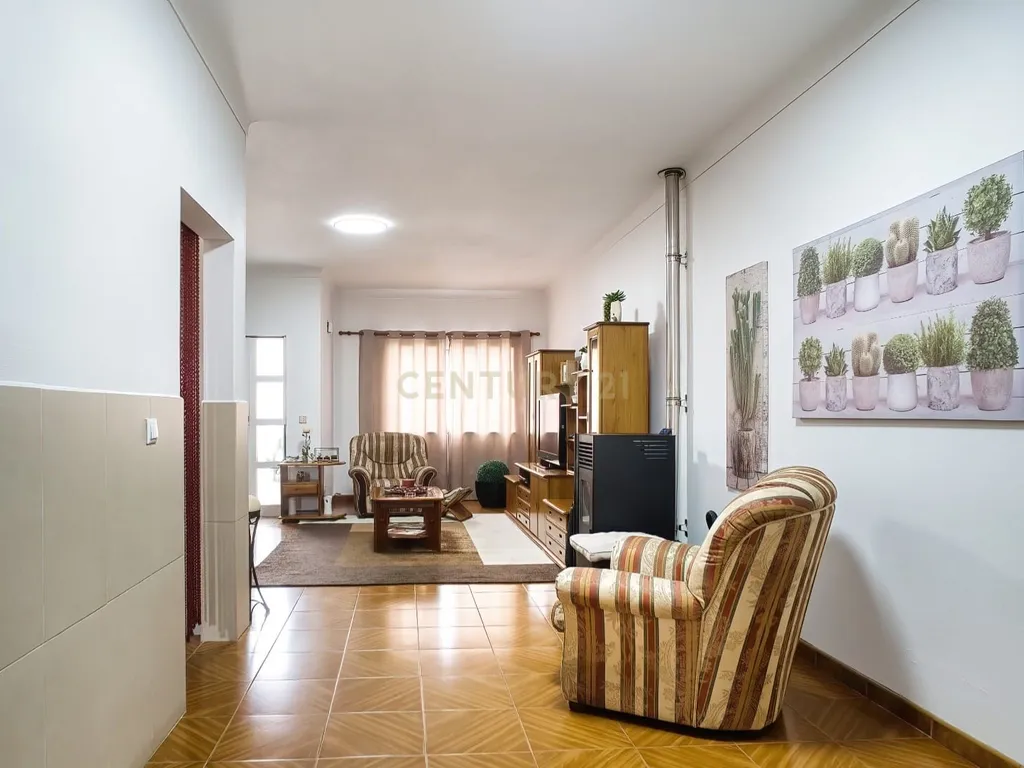 Linda Moradia T2 com Jardim e garagem a poucos kms de Martinho do Porto - Image 12