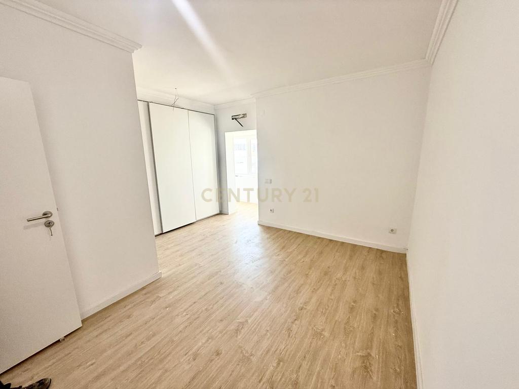 Apartamento totalmente remodelado na Vila de Oeiras - Image 14