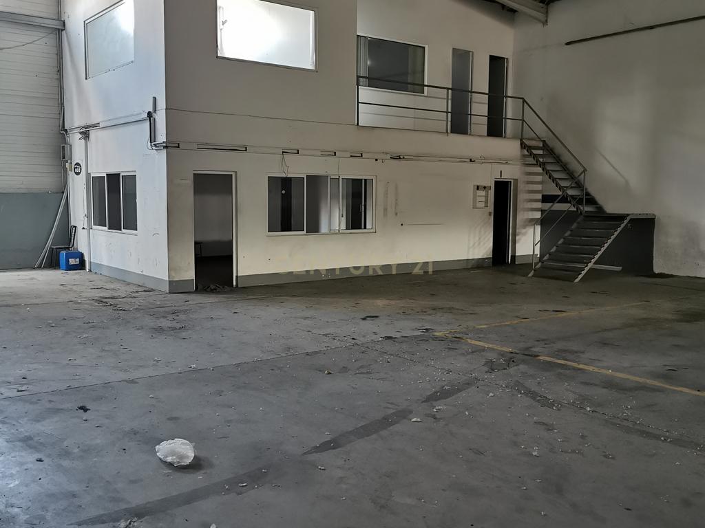 Armazém para venda no Carregado, com rendimento - Image 11