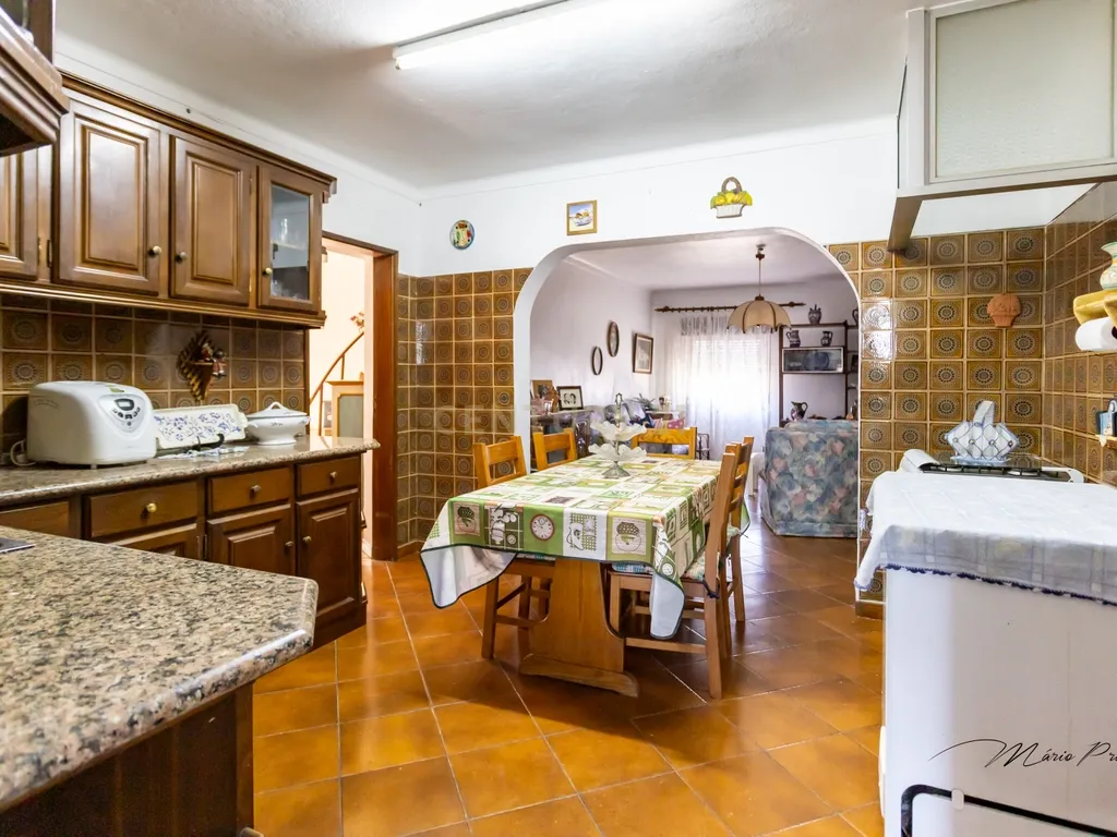 Quinta com Moradia T9 - Santo Isidro de Pegões - Montijo - Image 18