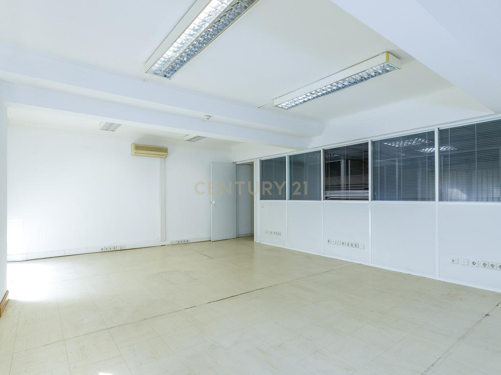Loja para investimento em Odivelas - Image 19