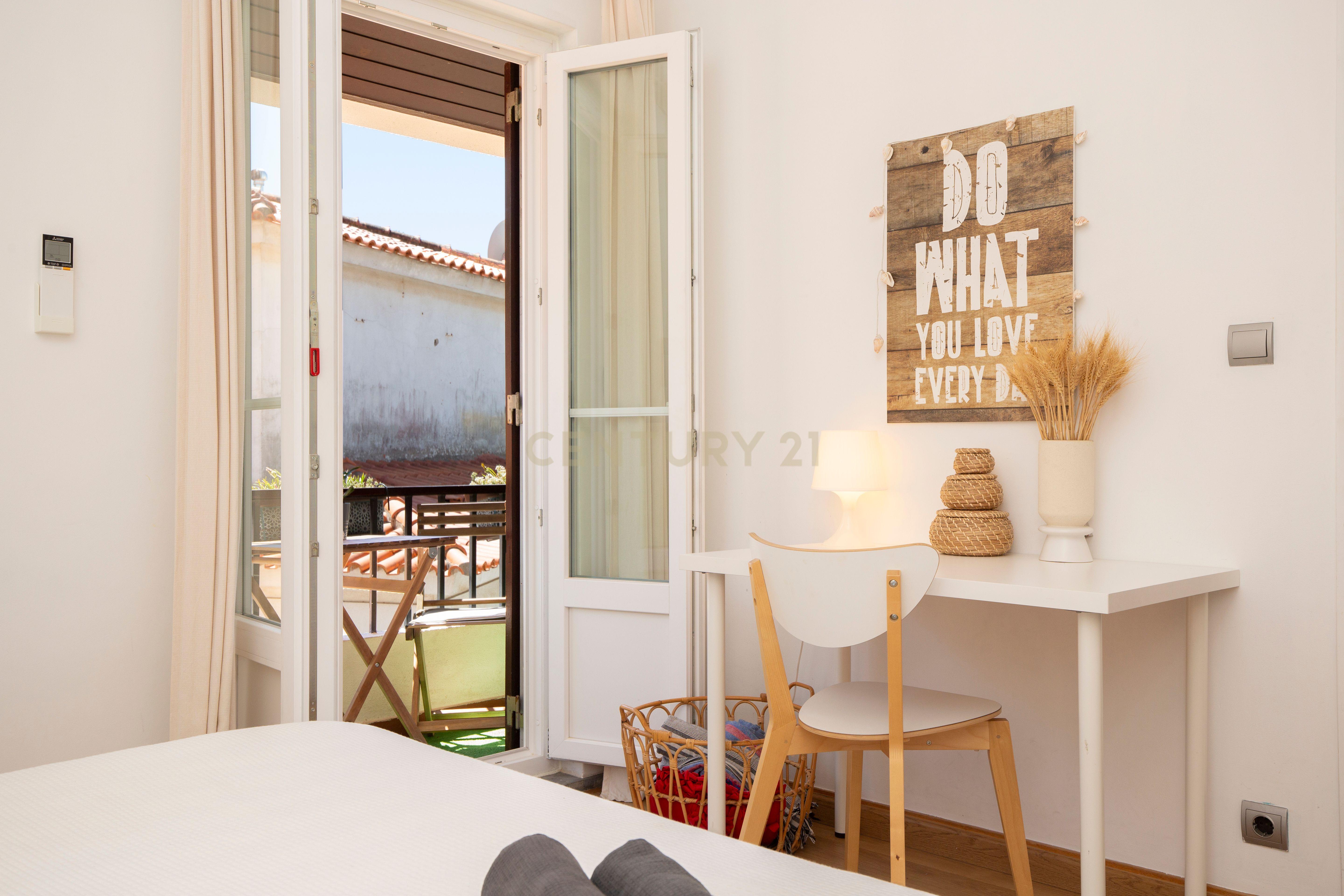 Charmoso Apartamento T1 com Deslumbrantes Vistas Água no Centro de Cascais" - Image 6