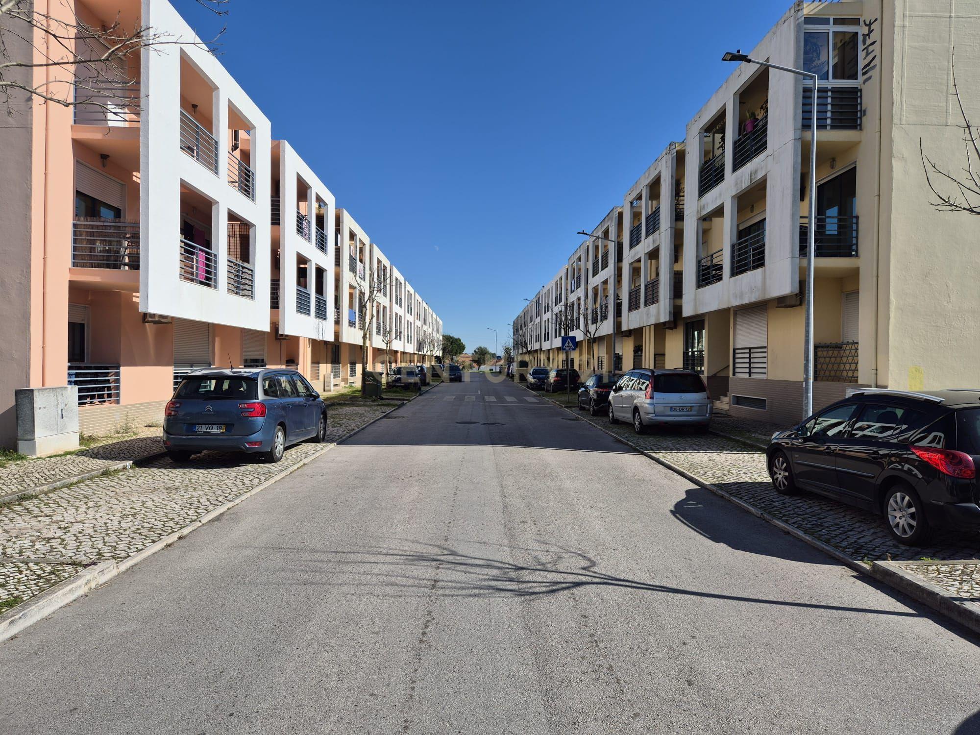 NOVO T2 – Urb Colinas da Arrábida – parqueamento e arrecadação - Image 8