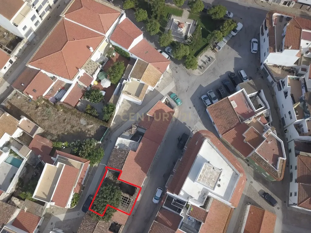Moradia para reabilitação urbana no centro de Lagoa - Image 9