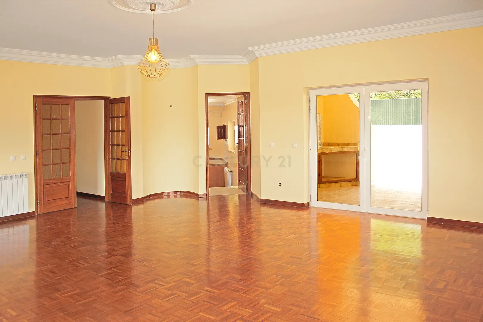 MORADIA TERREA T4+2 | PISCINA | TERRENO 2.000 m2 | CASCAIS | JARDIM | GARAGEM - Image 11