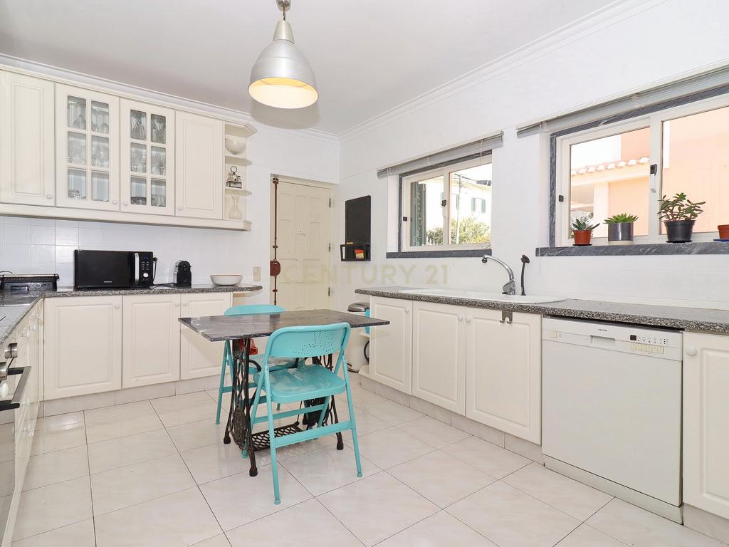Moradia de Charme em zona residencial Prime, em Santo Amaro de Oeiras - Image 14