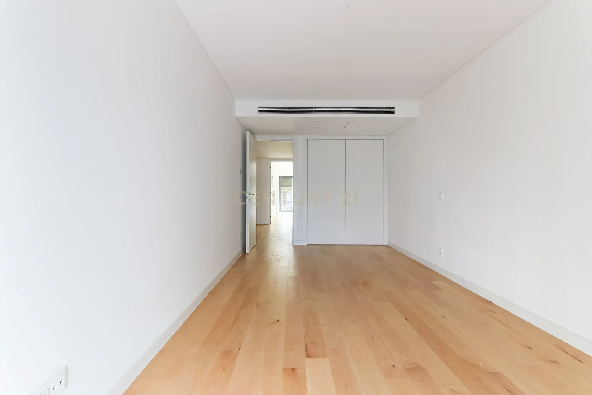 Vende construção NOVA - T4 ATALAIA 1ºD - Image 18