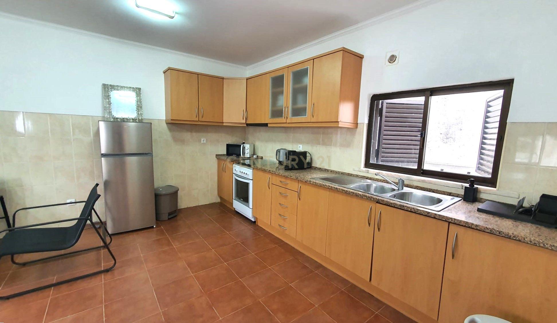 Moradia Térrea nas Quintinhas inserida num lote de 264m2 - Charneca Caparica - Image 13