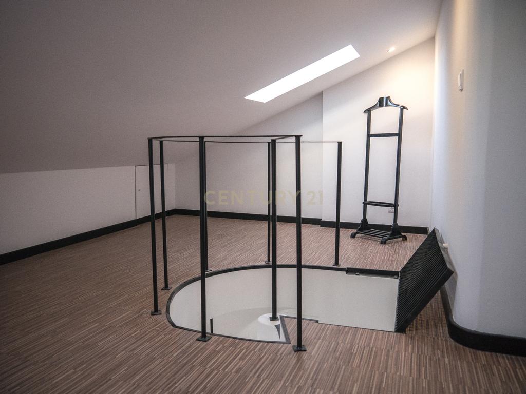 Apartamento T0 +1 Duplex em Miguel Bombarda | Centro do Porto - Image 13