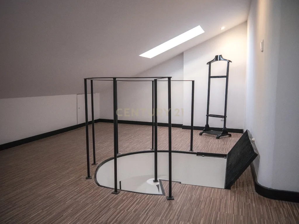 Apartamento T0 +1 Duplex em Miguel Bombarda | Centro do Porto - Image 13