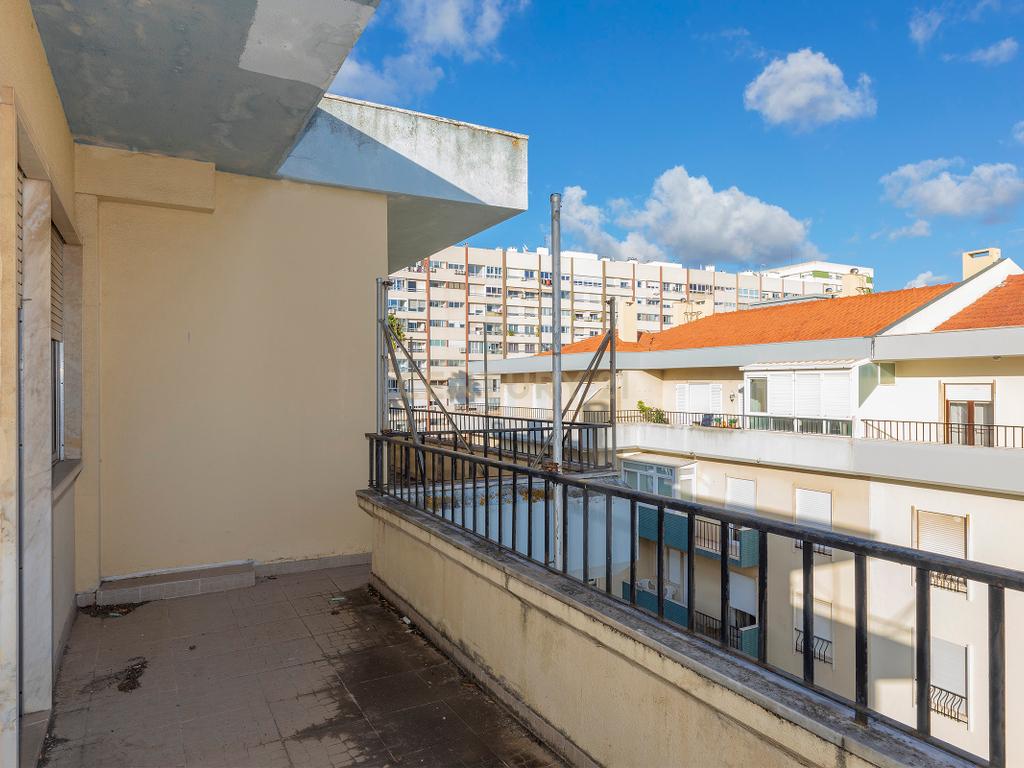 Apartamento T6 | Último Andar | 226m² | Quinta das Palmeiras, Oeiras - Image 23