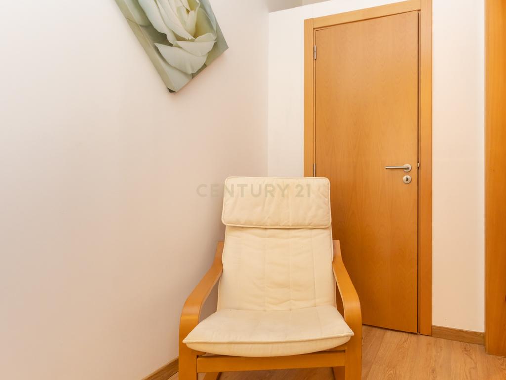 LOJA TRANSFORMADA EM AMPLO APARTAMENTO T1 REMODELADO EM PAIO PIRES - Image 13