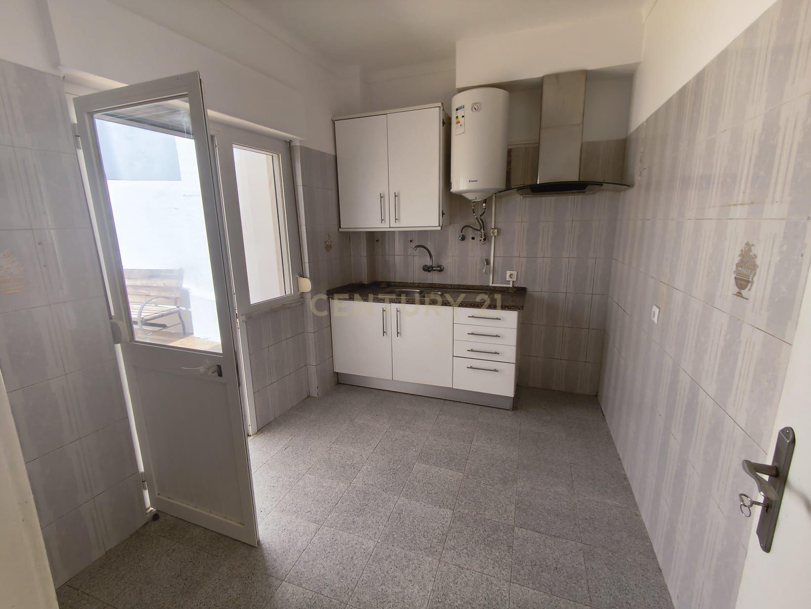 Fotografia 10 de Moradia T2  |  Terraço  |  Com loja ou garagem