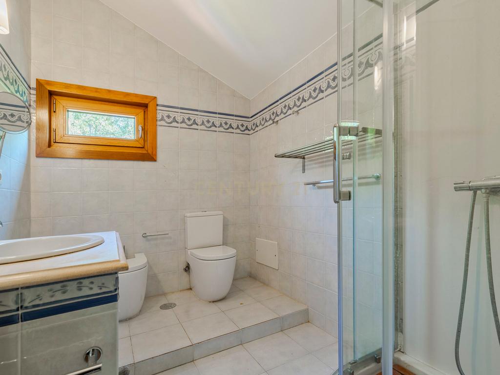 Moradia T4 Exclusiva com Piscina | Vista Serra da Arrábida | Setúbal - Image 26