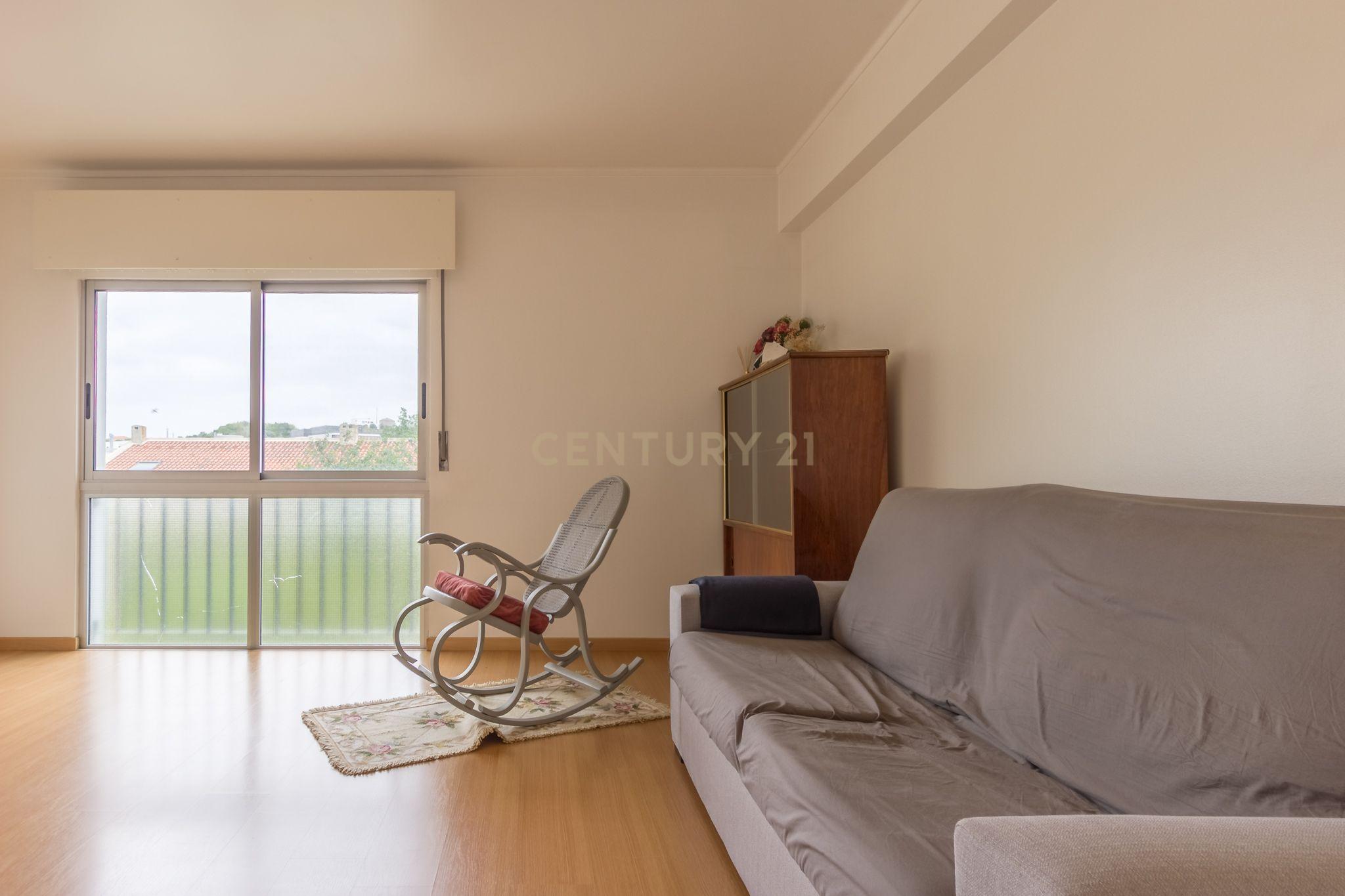 Apartamento T3 - Paço de Arcos - Image 3