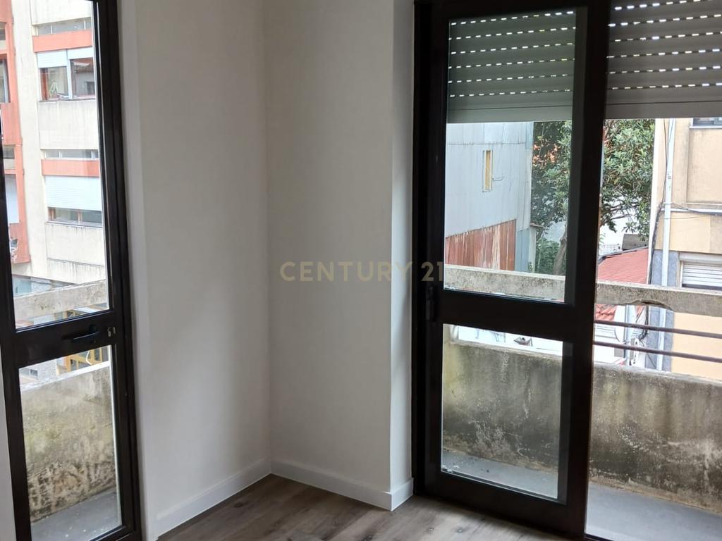 Arrenda-se Apartamento T2 no Porto – Localização Privilegiada com Garagem Fechada - Image 6