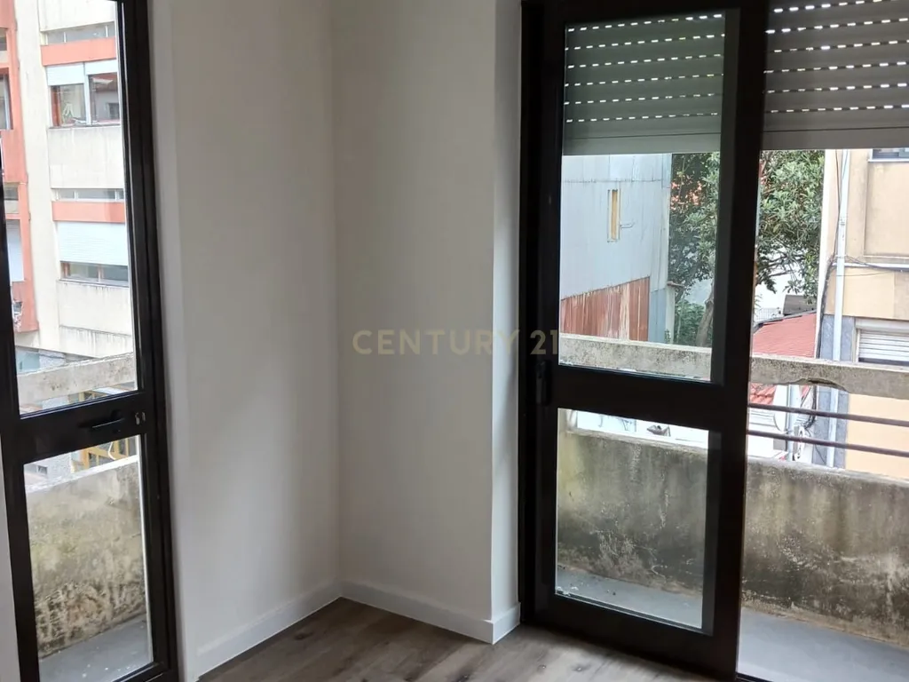 Arrenda-se Apartamento T2 no Porto – Localização Privilegiada com Garagem Fechada - Image 6