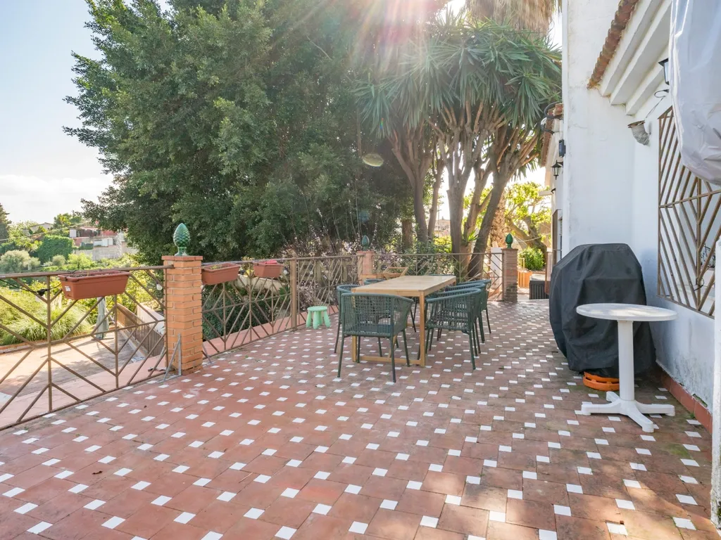 Propriedade única com 2 habitações independentes, piscina e zona desportiva em Alhaurín de la Torre - Image 38