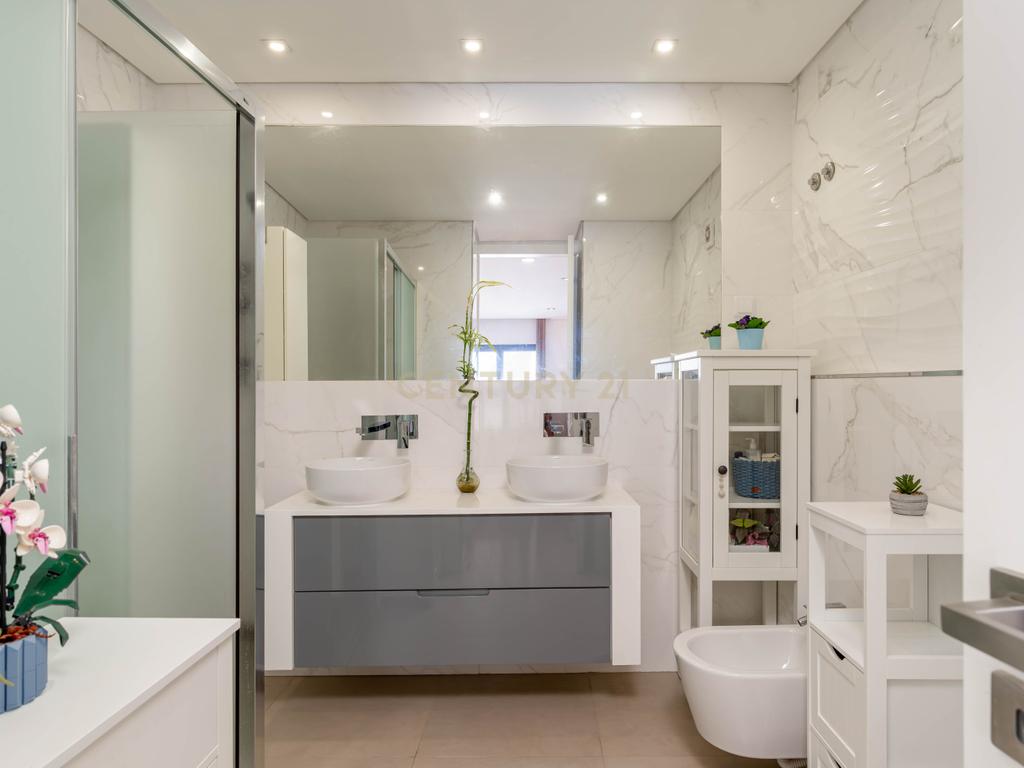 Duplex no Parque Luso em Corroios - Image 17