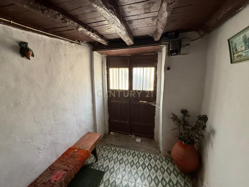Casa T4 com Jardim e Adega em Vimioso - 53.000€ - Image 14
