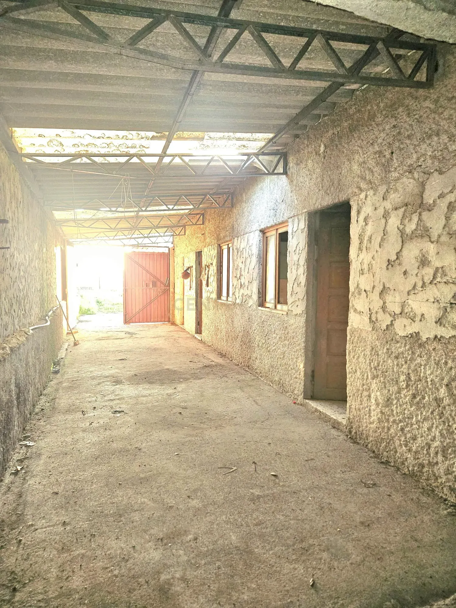 Fotografia 7 de Moradia T2 Térrea para Reconstrução + Terreno de 712 m² em Bustos | Ideal para investidores.