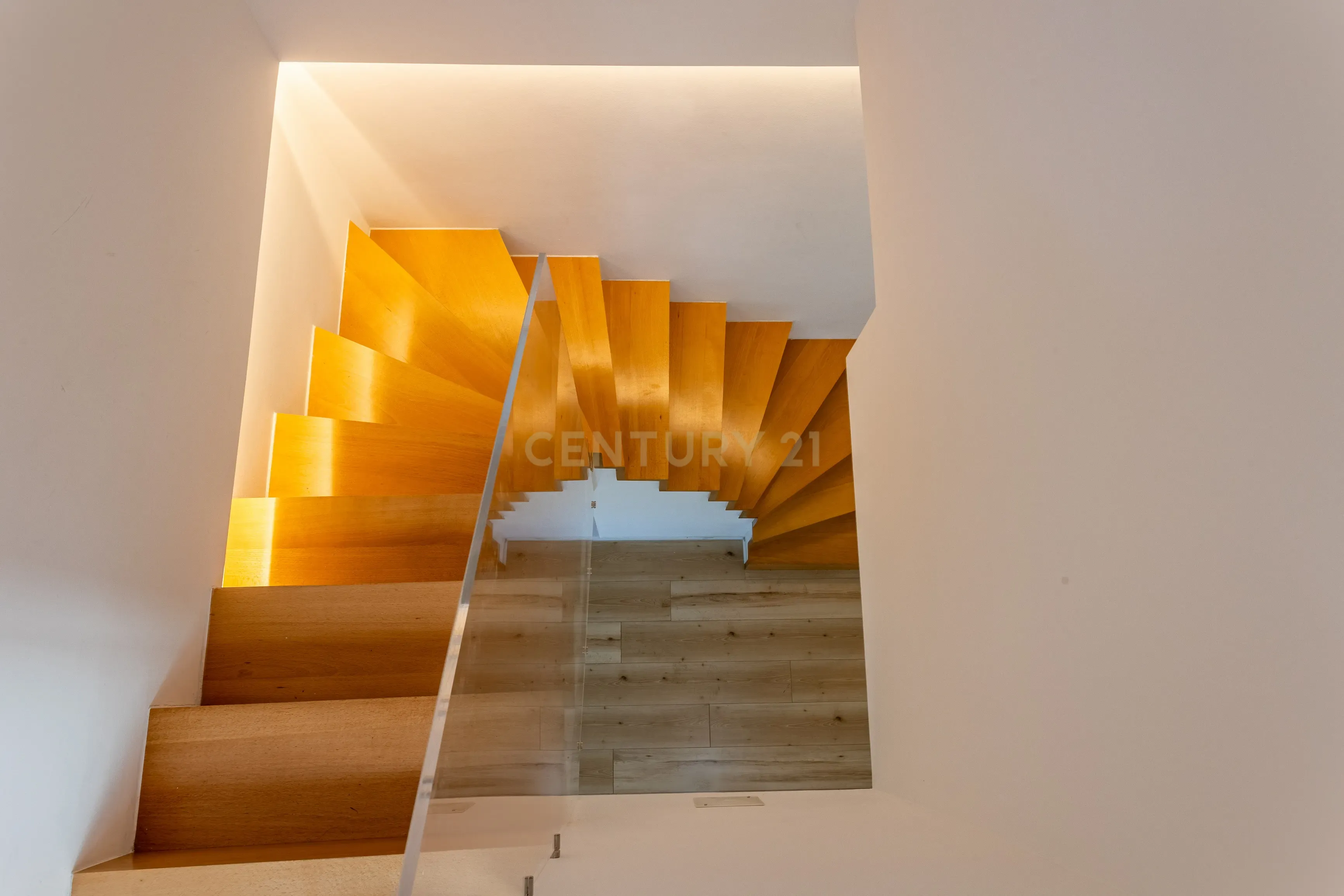 Fotografia 11 de Apartamento T2 transformado em T3 com charme único em Alvalade