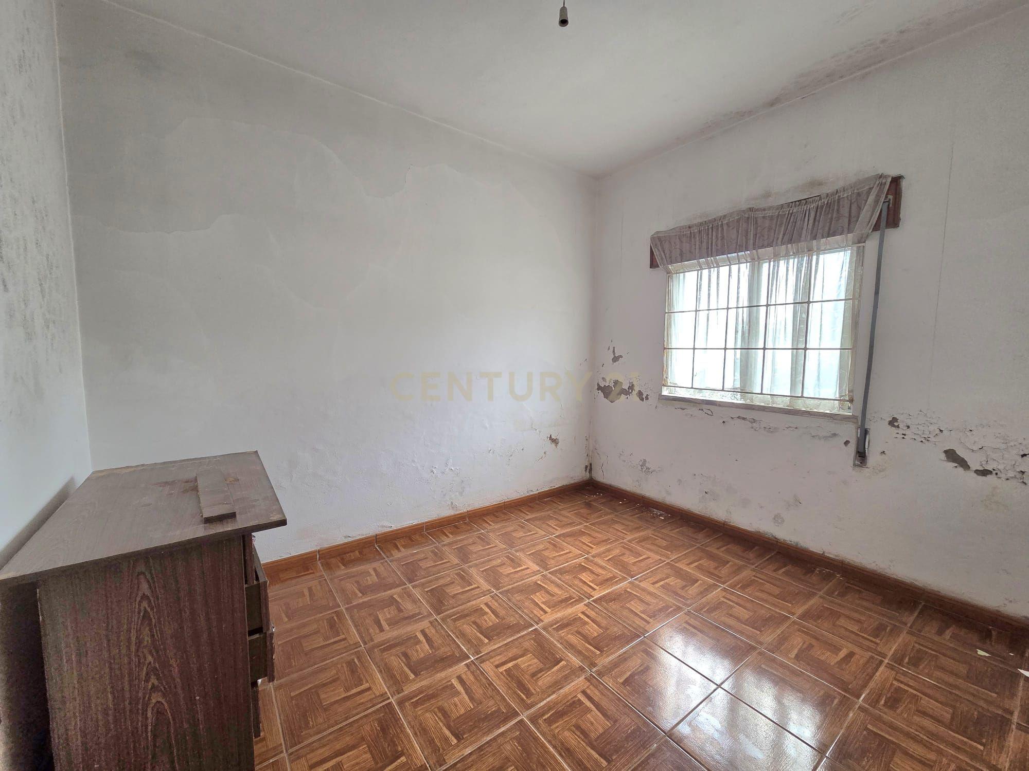 Fotografia 5 de Moradia T2 Térrea com Potencial para T3 | Terreno com Cerca de 1.000 m² | Próxima do Centro do Louriçal
