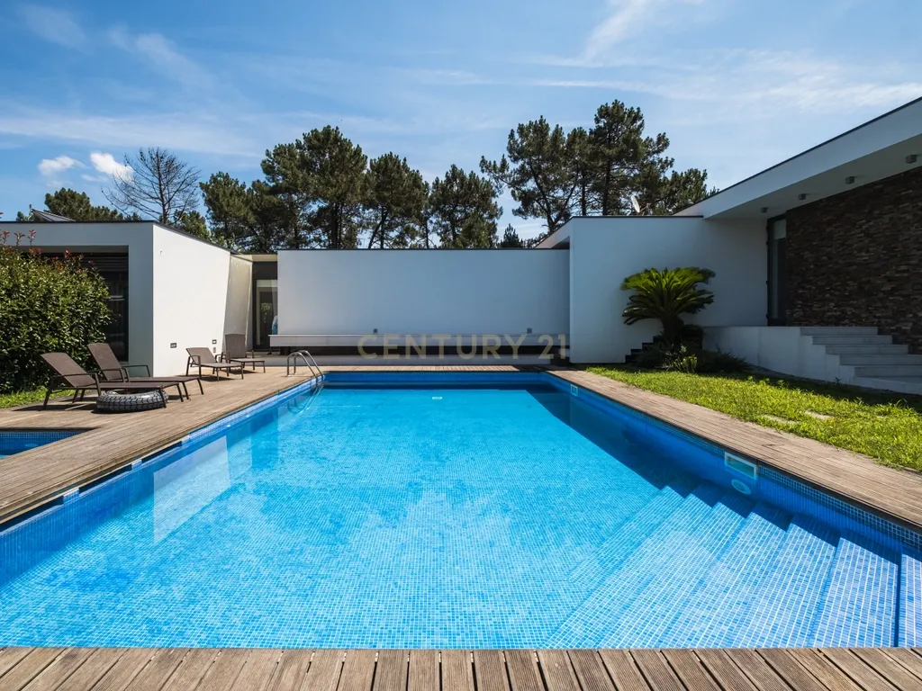 Luxuosa Moradia T4 com Piscina e Vista Panorâmica em Lousada - Image 66