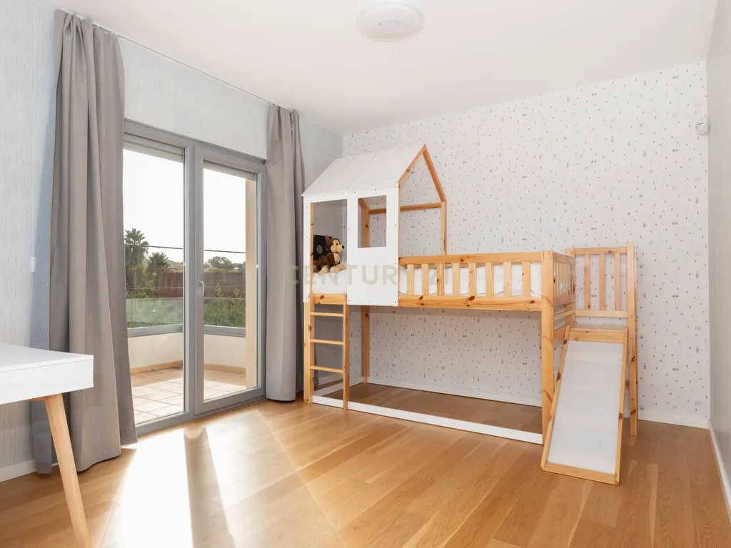Moradia T5 de Luxo com Piscina, Ginásio, Sauna e Garrafeira em Birre, Cascais - Image 33