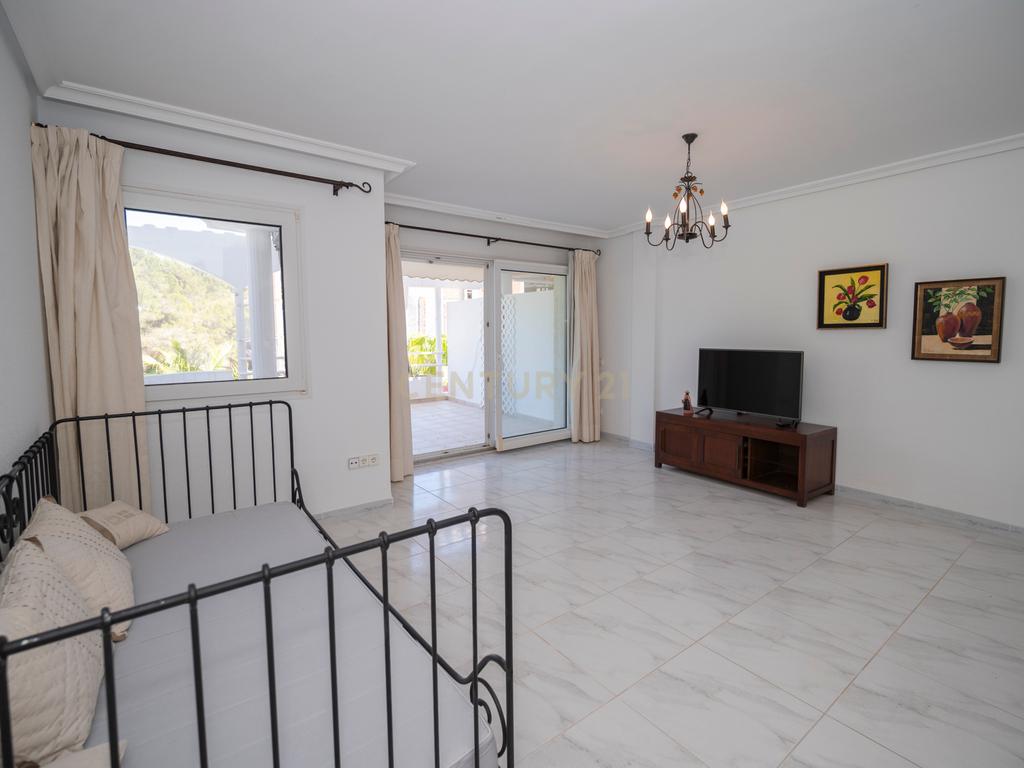 Acolhedor Apartamento na Urbanização Turmalina, Santa Eulalia – Ibiza - Image 4