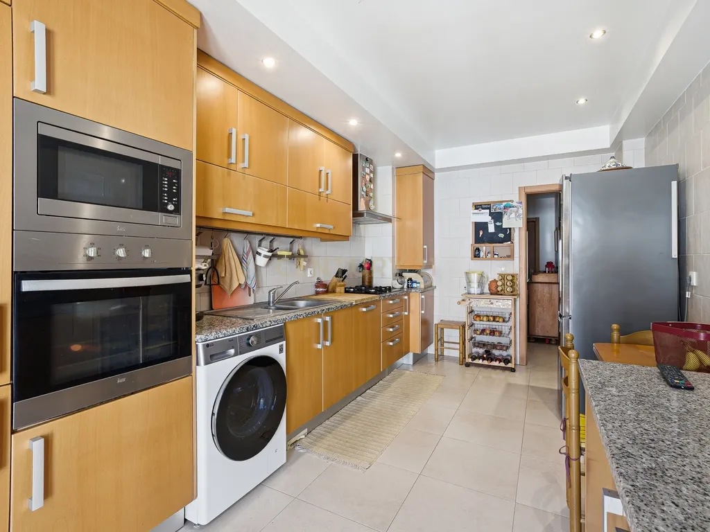 Apartamento T3 Duplex Samouco | Box para 2 Viaturas | Elevador - Image 22