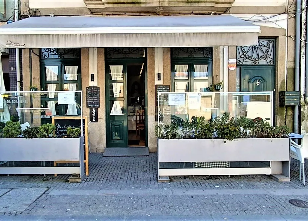 Trespasse de um conceituado restaurante "O Malcriado", com apartamento T2 associado, no centro de Matosinhos, Porto - Image 3