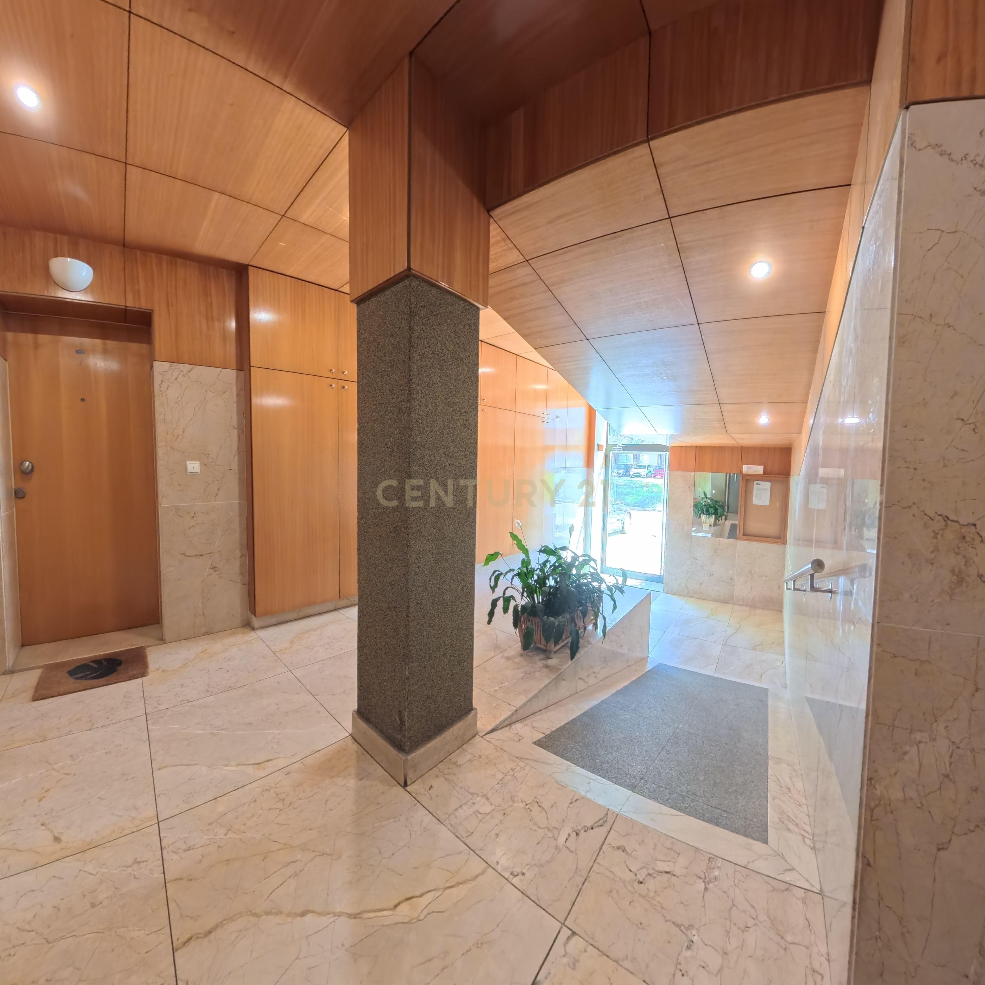 Fotografia 7 de Apartamento T2 com Piscina,  junto ao Hospital da Luz