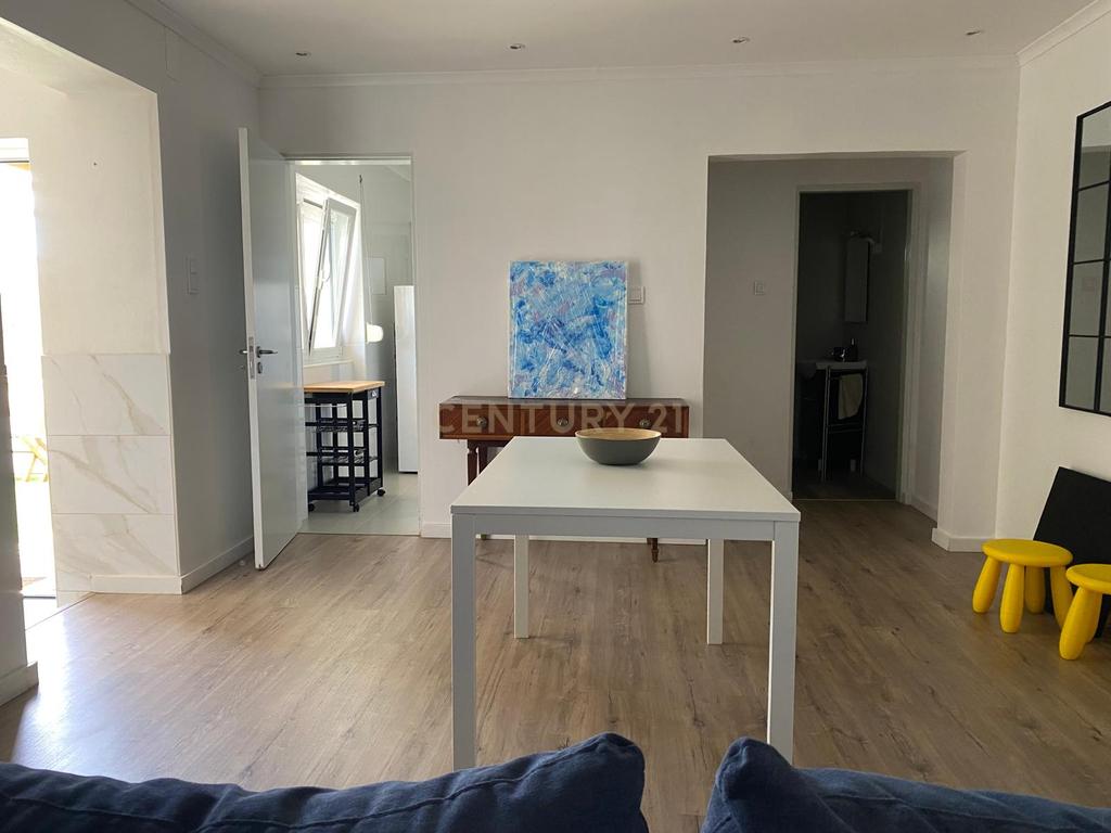 Apartamento em andar de moradia T2 (R/C) - Caeiros Mafra - Image 7