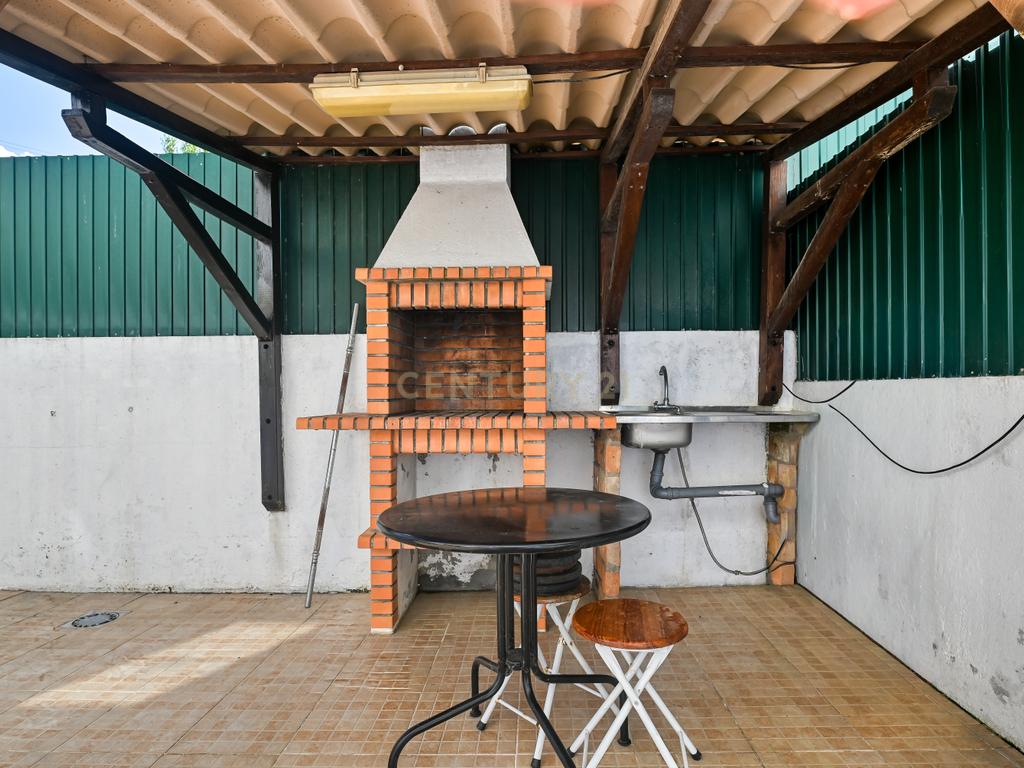 Apartamento T2 em Milharado, com terraço e parquemento - Image 3