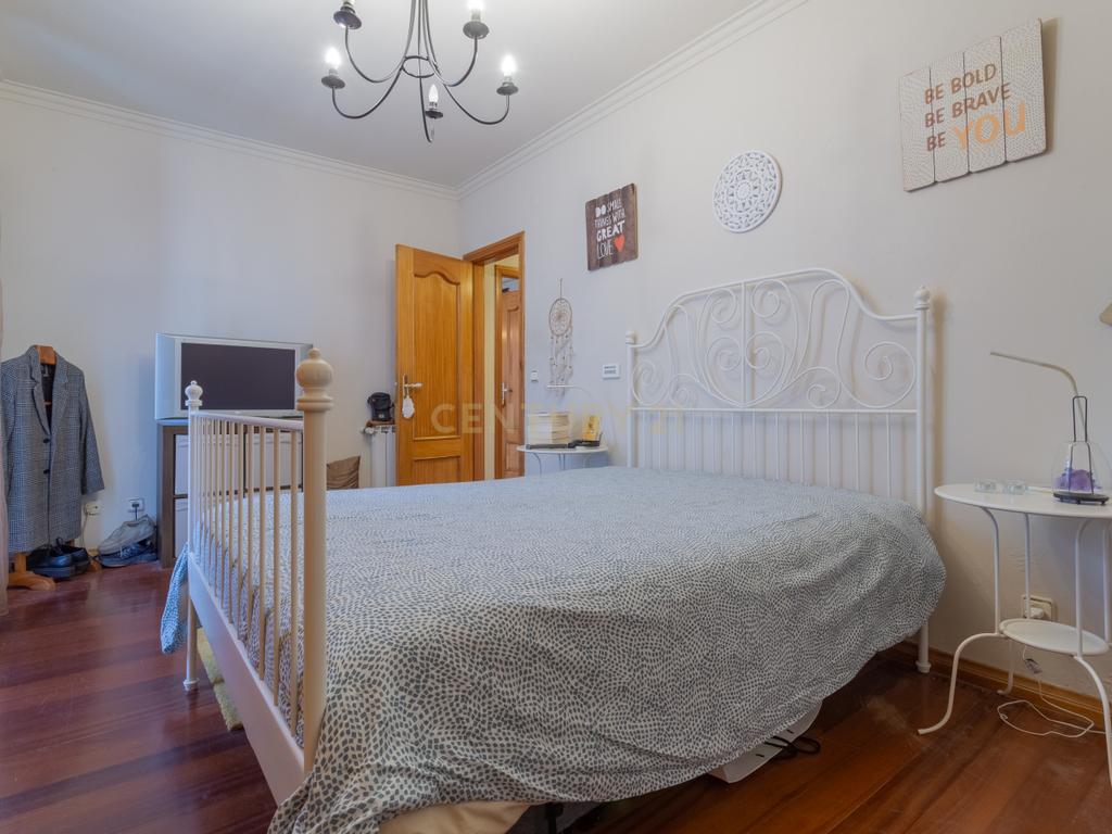 Apartamento T2 na Quinta do Anjo, Setúbal,  com Estacionamento e Piscina Comum - Image 18