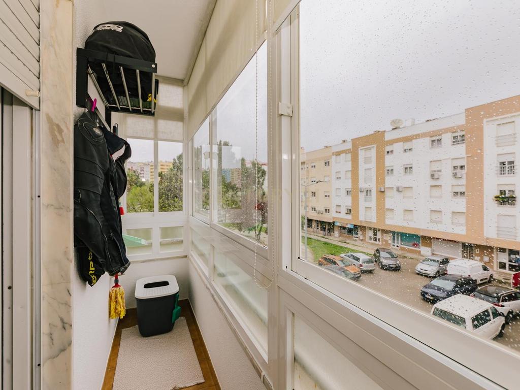 Apartamento T2 em Santa Marta do Pinhal – Corroios - Image 7