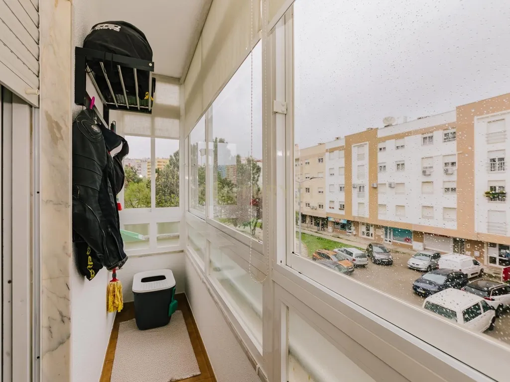 Apartamento T2 em Santa Marta do Pinhal – Corroios - Image 7