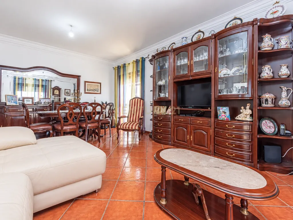 Apartamento T3 nos Quatro Caminhos - Image 13