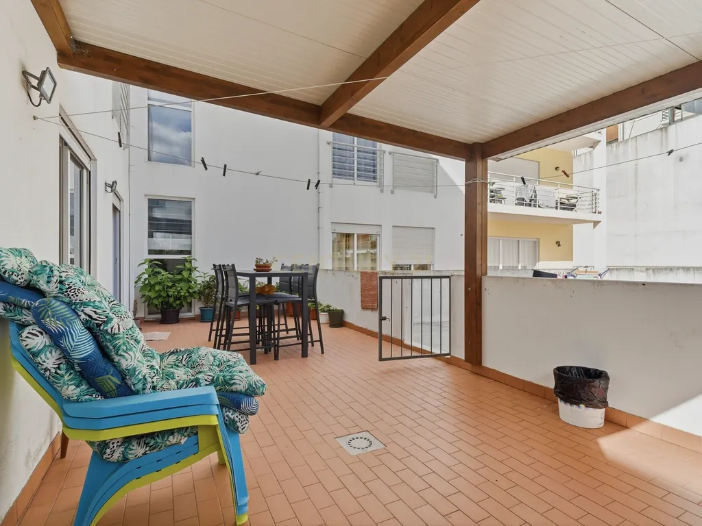 Apartamento T3 com terraço e churrasqueira – Merceana, Alenquer - Image 30