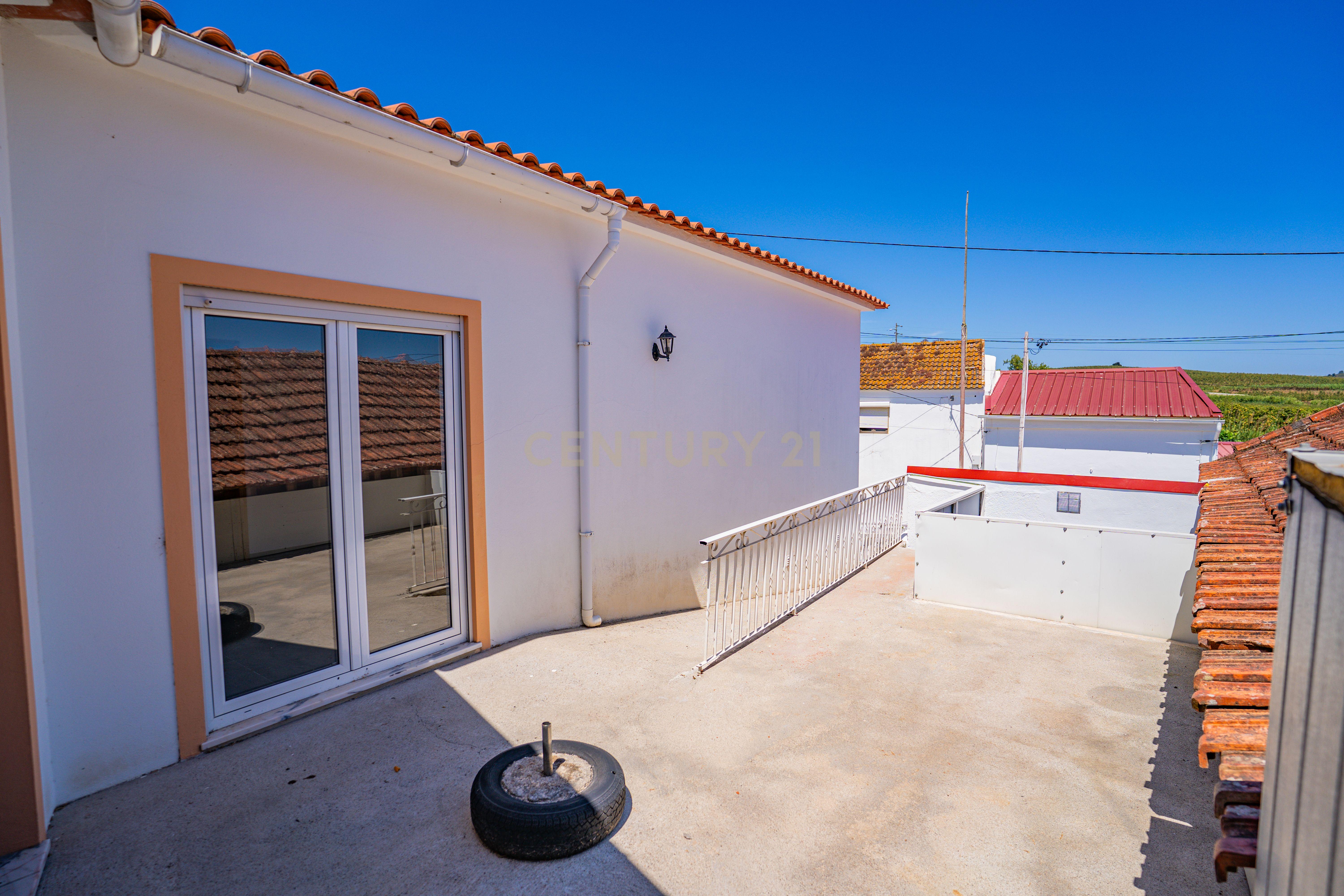 Fotografia 4 de Oportunidade | Moradia T2 Funcional com Espaço Extra – Dagorda, Vermelha (Cadaval)