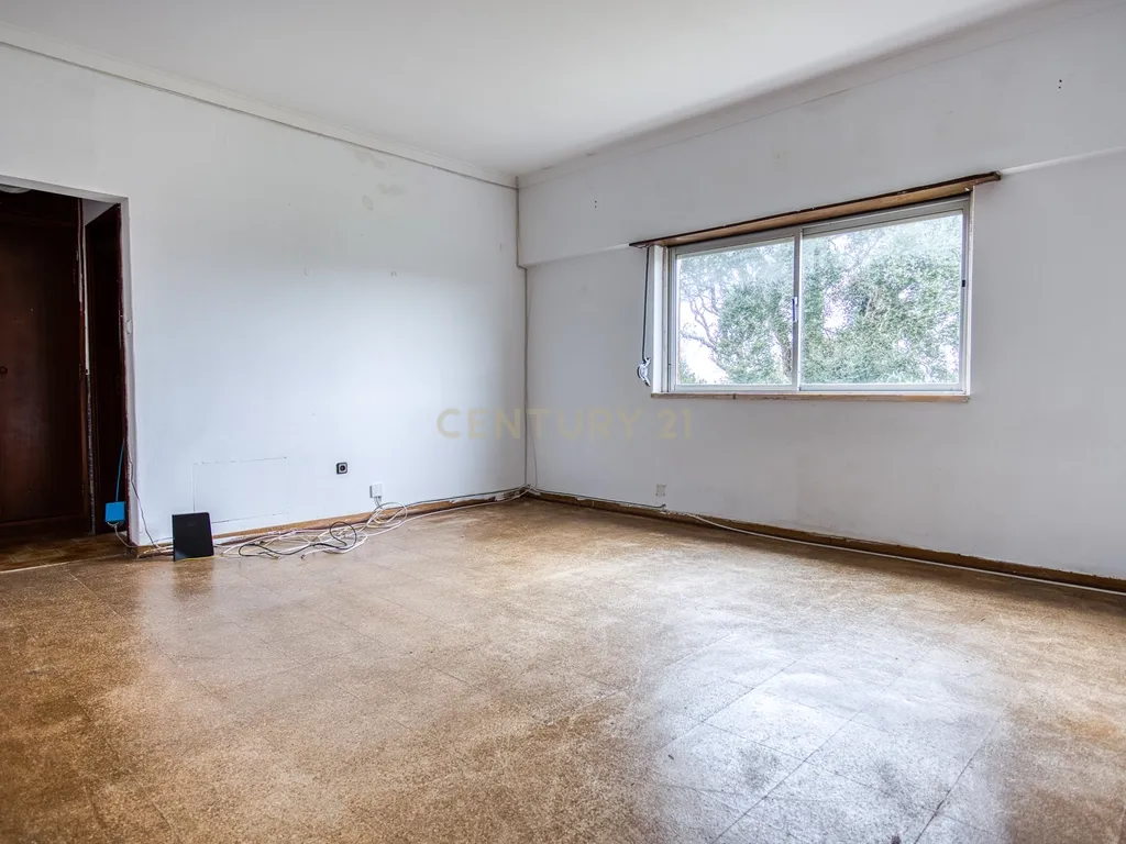 Moradia com elevado potencial de rentabilização em Camarões – Almargem do Bispo - Image 22