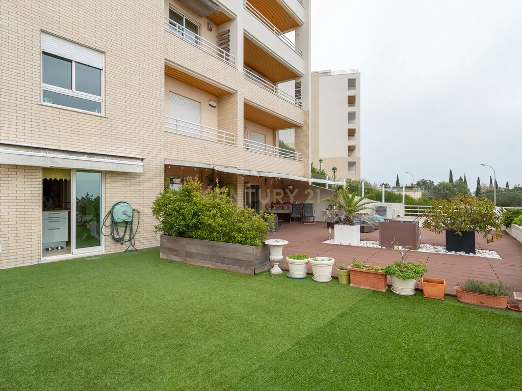 Apartamento T4 Alto de Algés, Terraço, Vista Rio, 6 Lugares de Garagem - Image 22