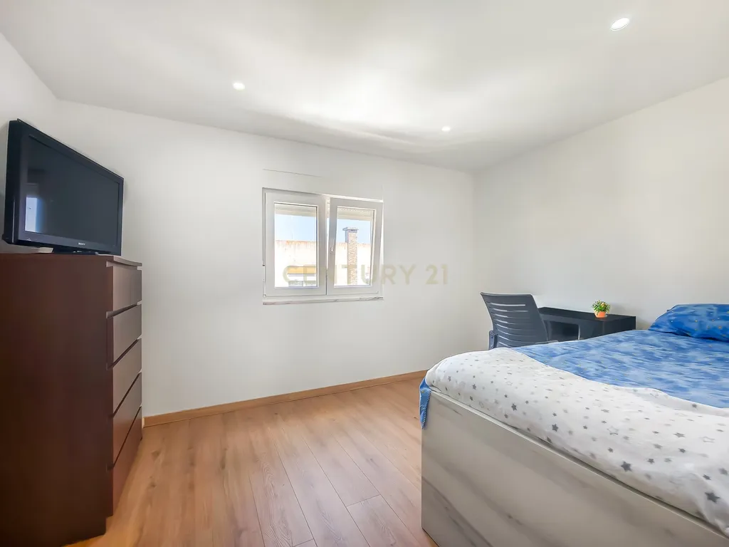 🏡 Moradia T3 Totalmente Remodelada em Camarate, Loures | O Espaço de uma Casa ao Preço de um Apartamento! - Image 19