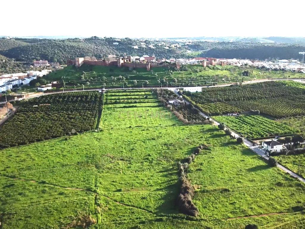 Moradia térrea para renovar com vista para o Castelo de Silves - Image 16