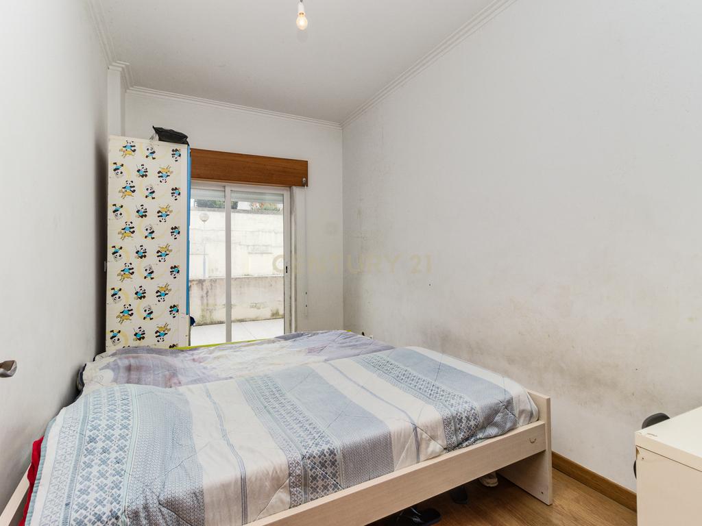 Apartamento T3 com Terraço e Acessibilidade em Amadora - Image 10