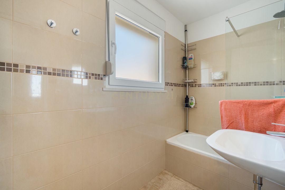 Apartamento T3 com Vista Mar no Centro de Tavira - Image 11