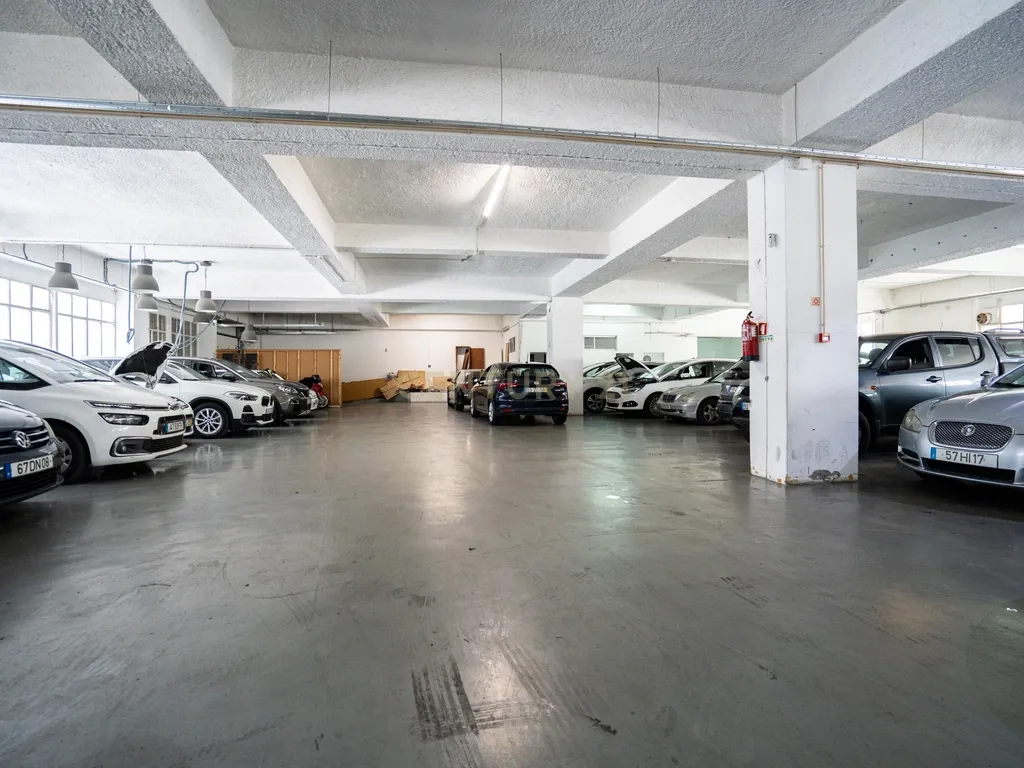 Armazém com 947 m2 a 5 min. do Aeroporto de Lisboa - Image 18