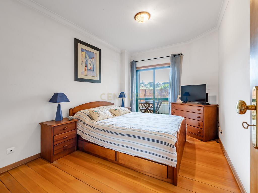Apartamento T3 com Vista desafogada e parqueamento, no Feijó - Almada - Image 20